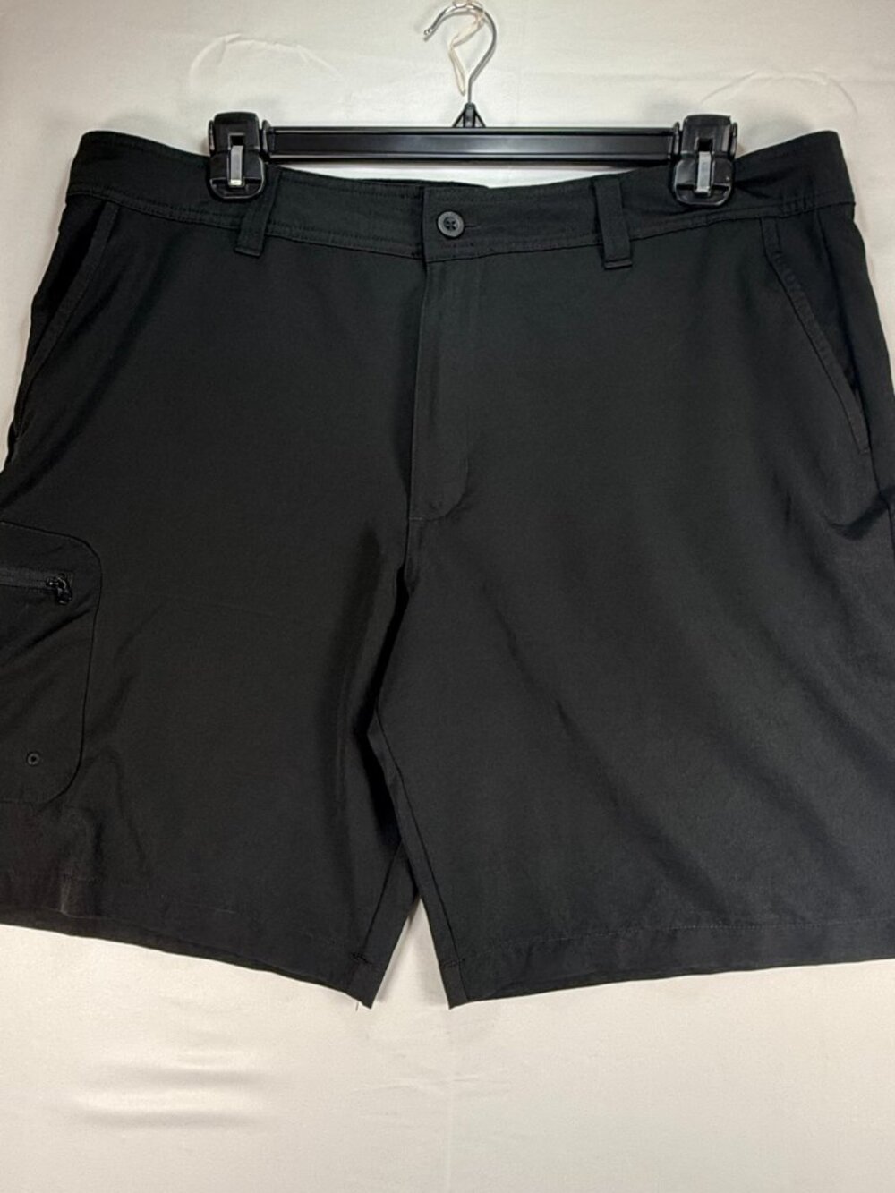 Magellan Outdoors Fish Gear Water Repellent Black Shorts 9” Inseam Sz 40 Hiking